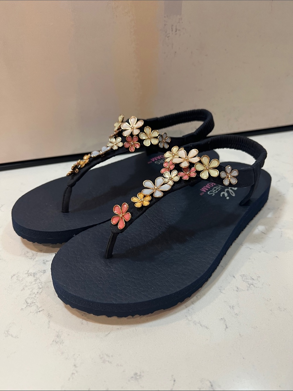 Skechers Cali® Meditation Happy Daisies Women's Sandals Size 9
